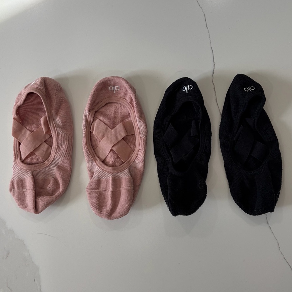 ALO Yoga Grip Socks